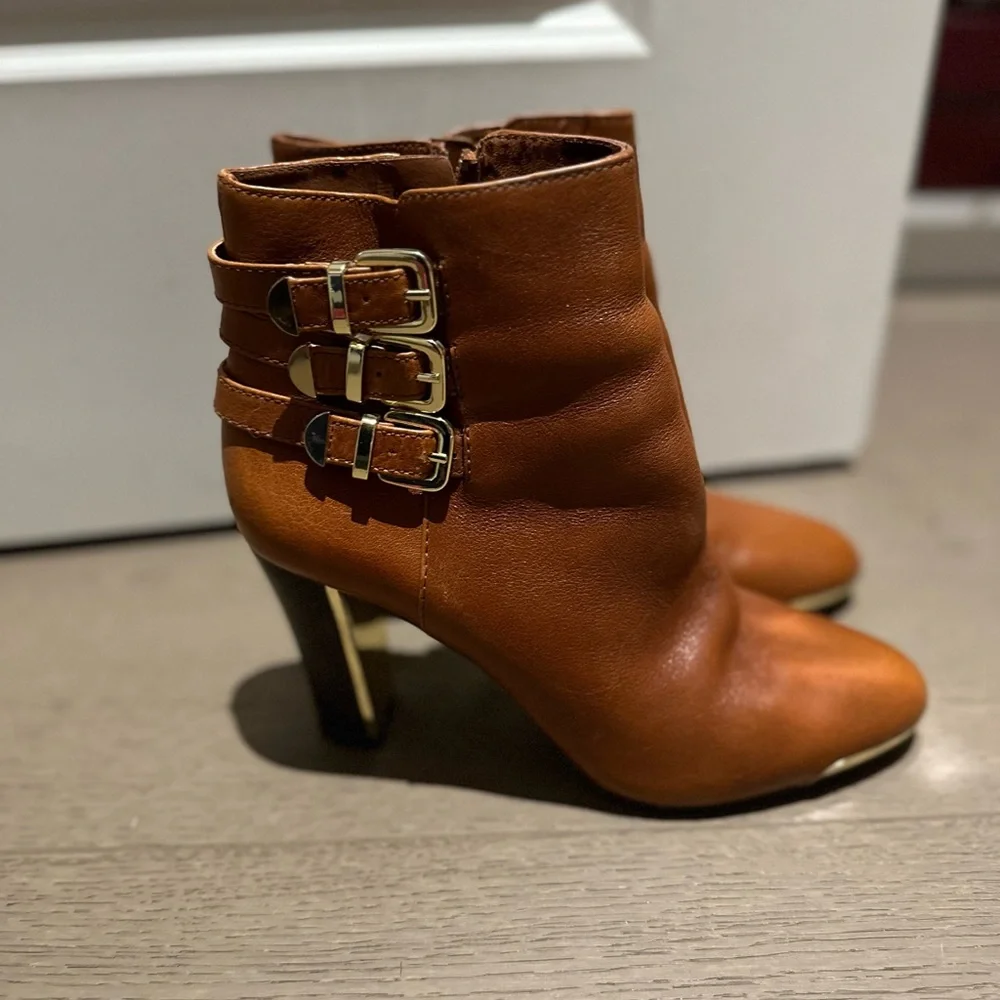 Louise Et Cir Leather Brown/Cognac color
Gold Buckles Stacked Heel Boo… - Picture 1 of 9